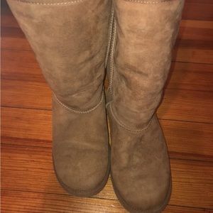 Tall chestnut Ugg’s - 6